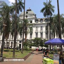 Cali Tours: Square View in Cali